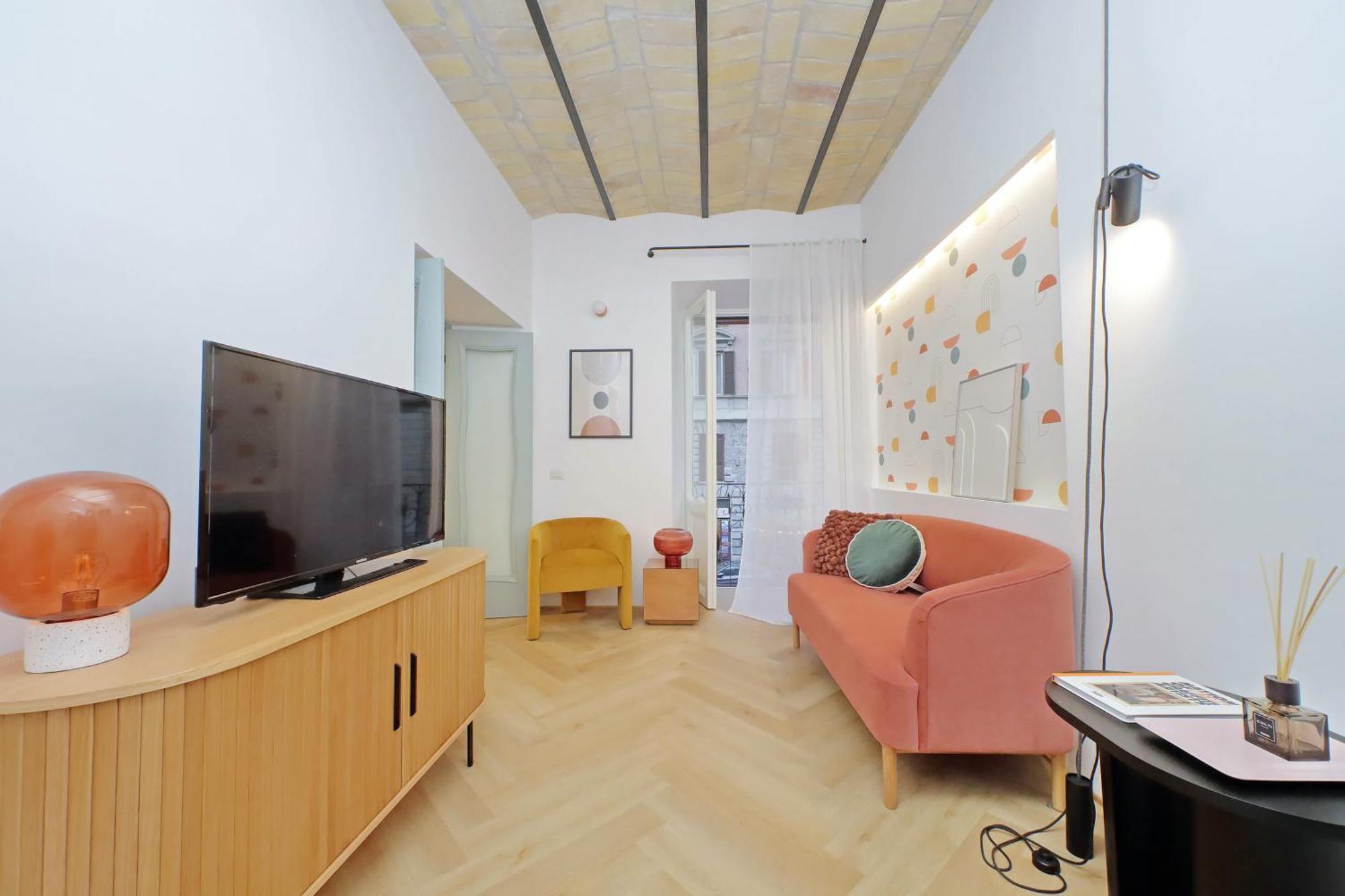 Ych-colorful And Classy Near Fori Imperiali Rom