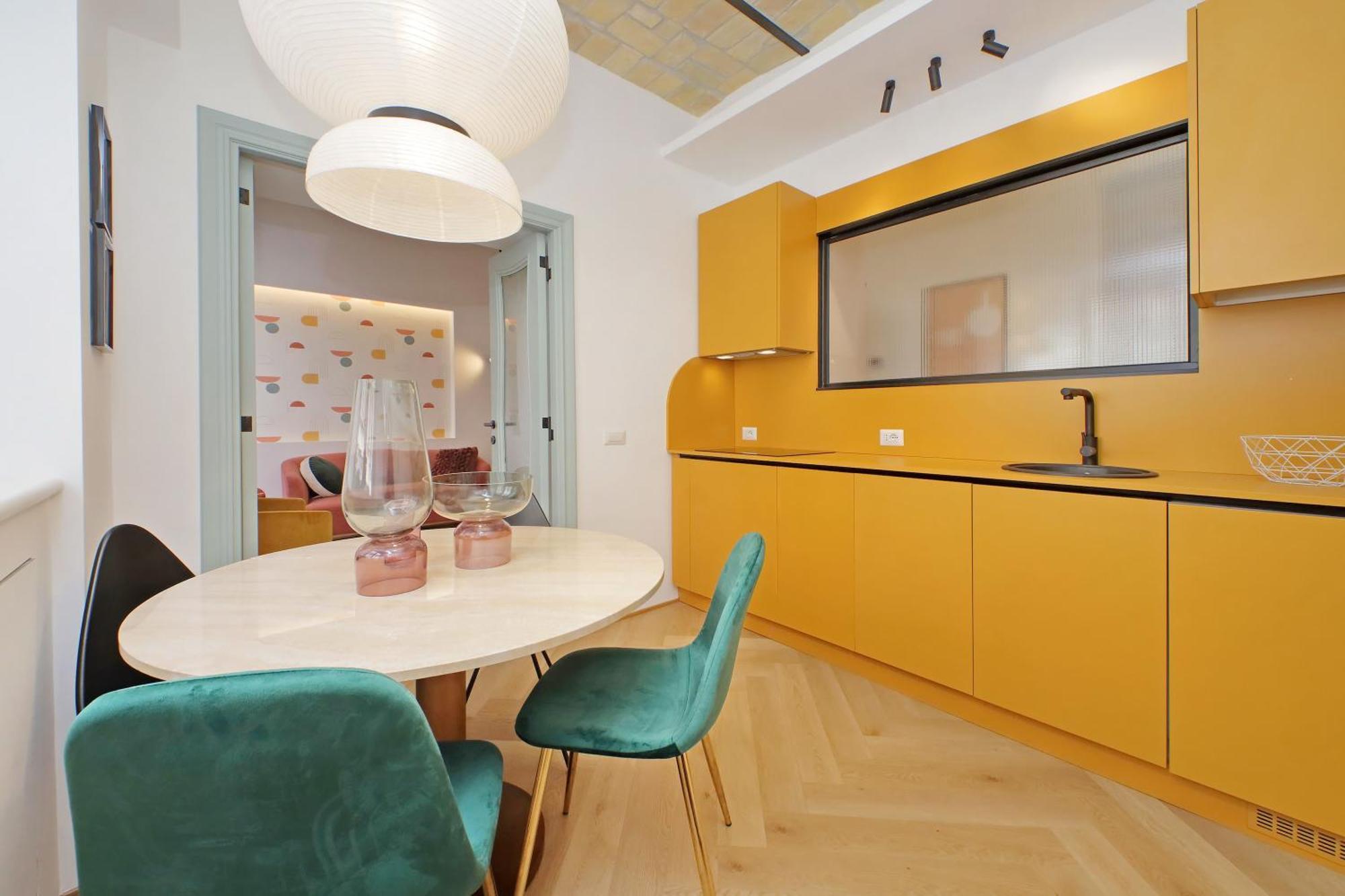 Apartment Ych-colorful And Classy Near Fori Imperiali Rom