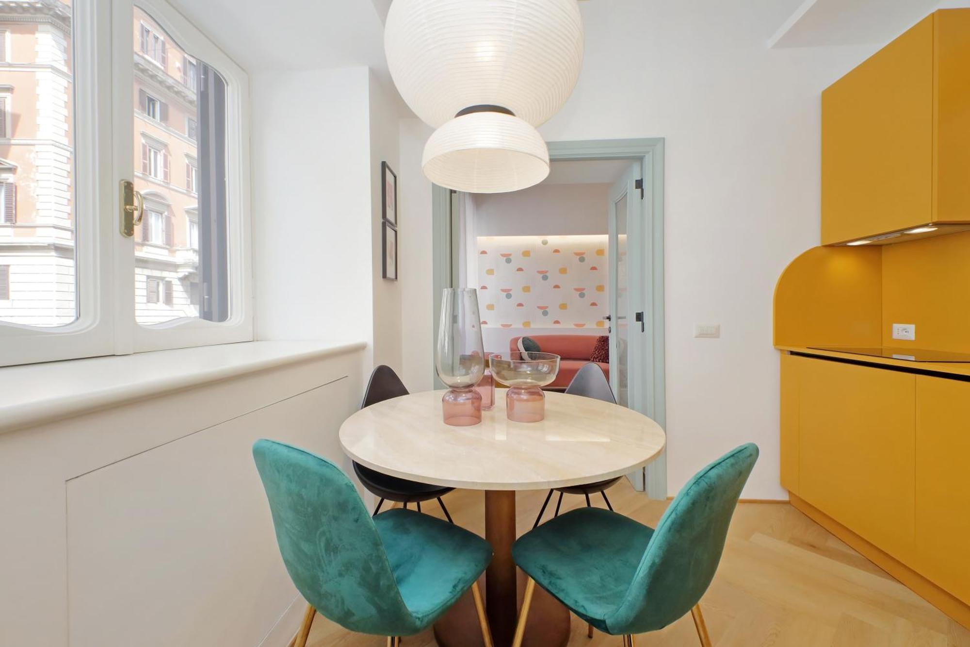Apartment Ych-colorful And Classy Near Fori Imperiali Rom